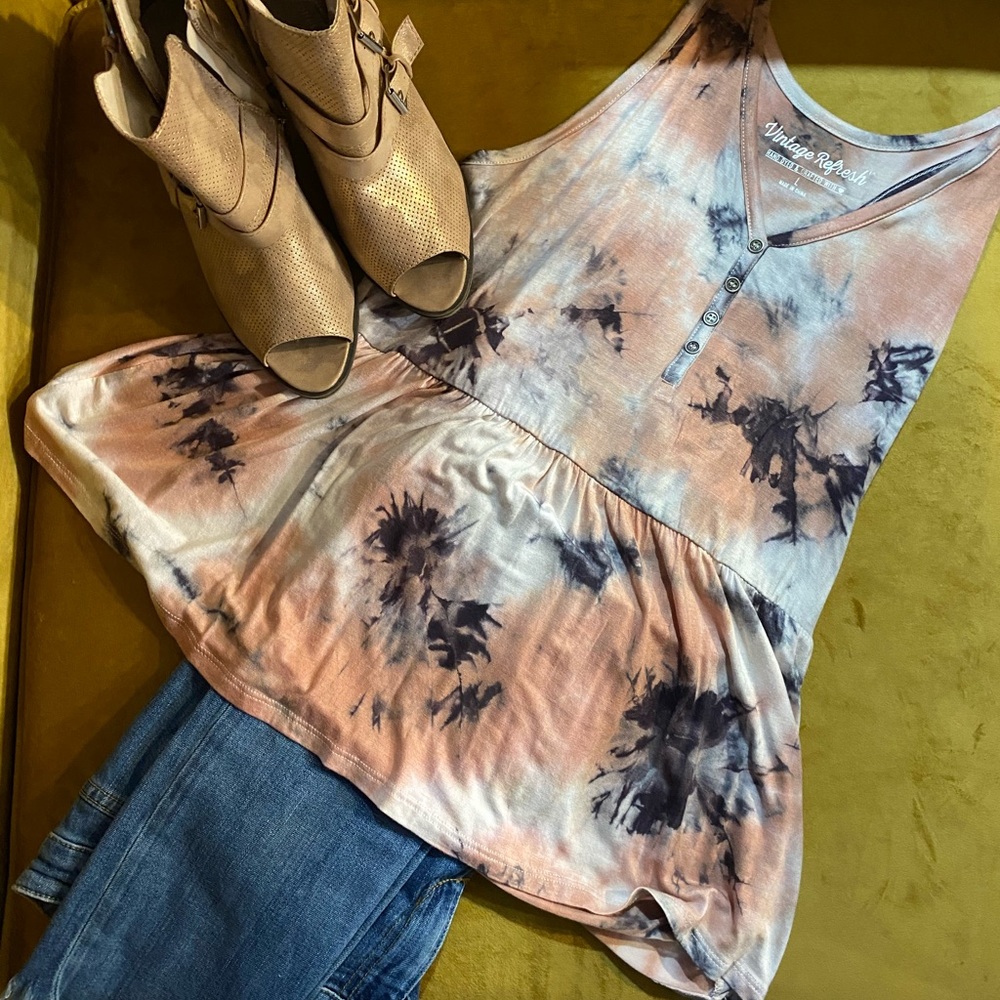 Beautiful Bohemian tank!